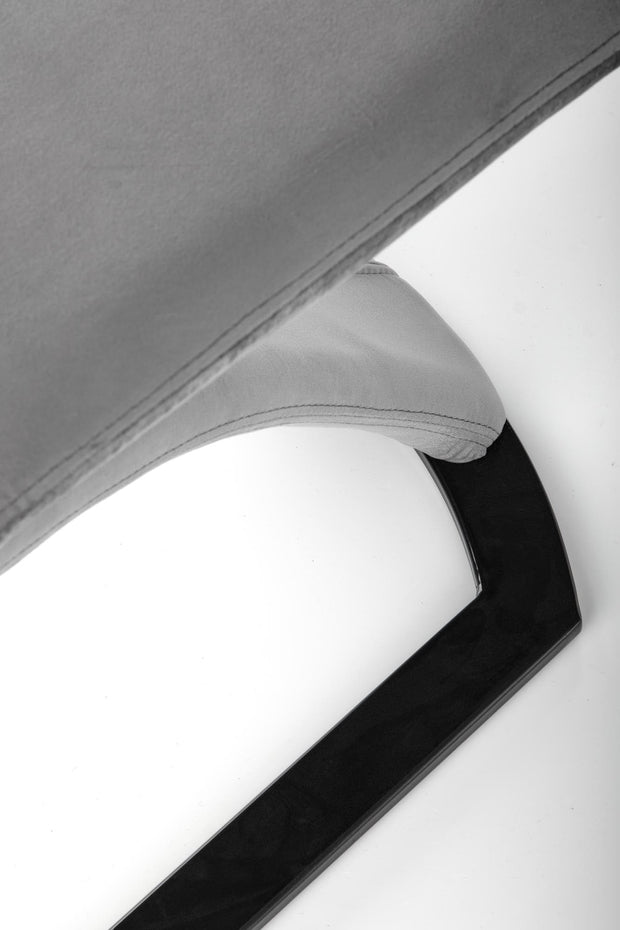 Halmar Scaun tapitat cu stofa si picioare metalice, Kai-442 Velvet Gri / Negru, l46xA61xH102 cm
